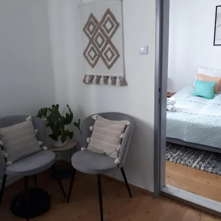 Cozy Town Center Retreat 아파트 *