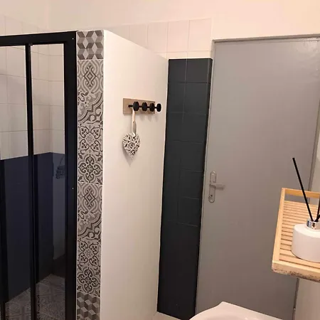 Cozy Town Center Retreat Komárno